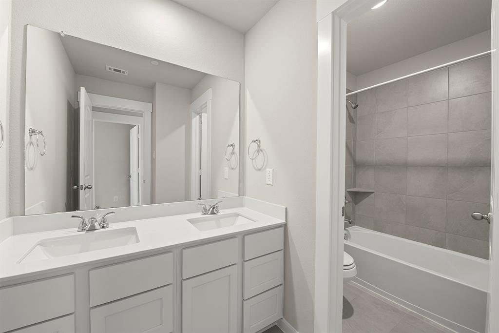 2738 Mariposa Creek Drive, Rosharon, Texas image 19