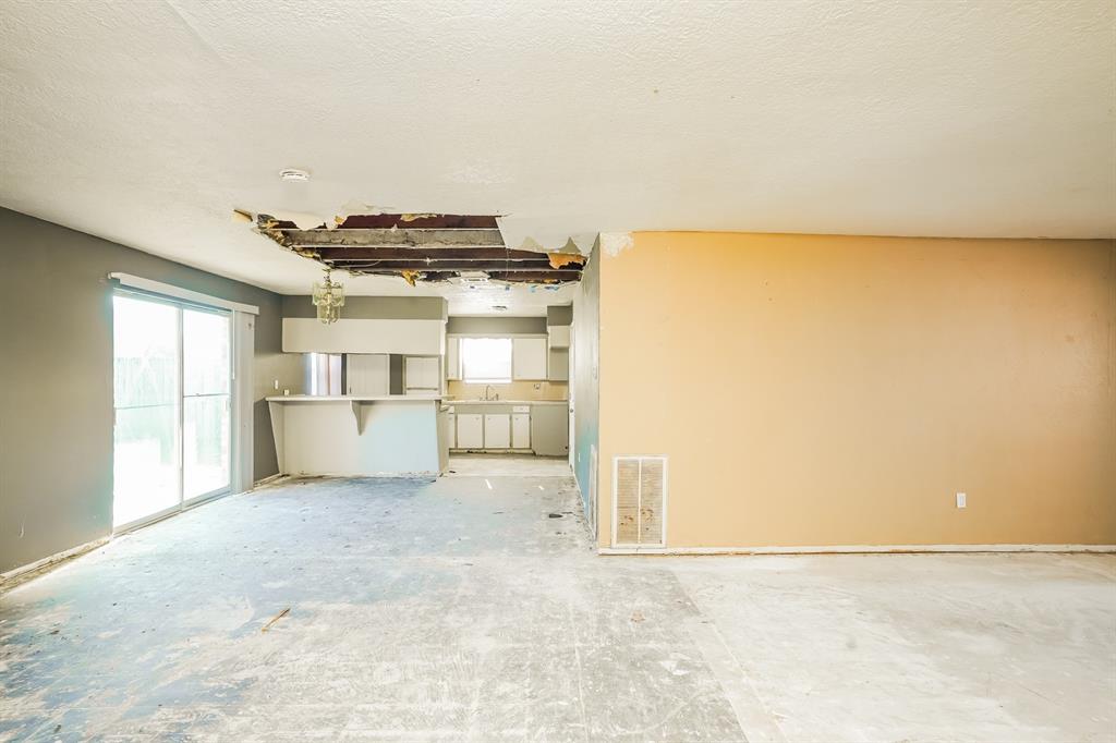 705 Littlewood Street, Baytown, Texas image 6