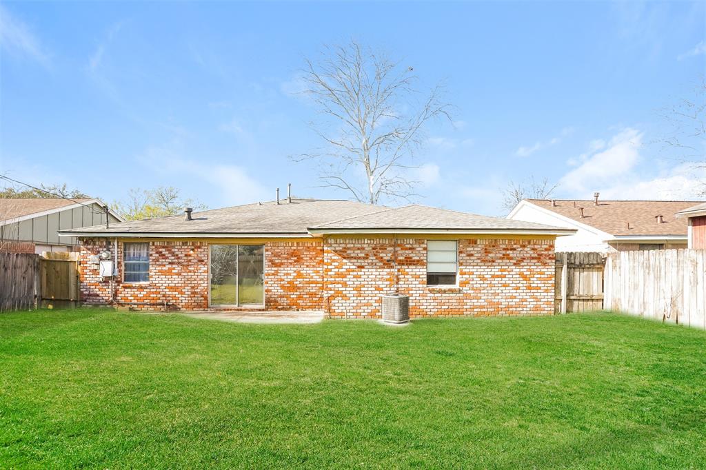 705 Littlewood Street, Baytown, Texas image 3