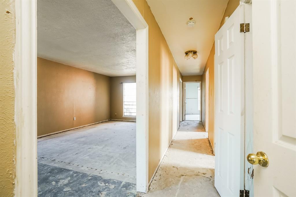 705 Littlewood Street, Baytown, Texas image 19