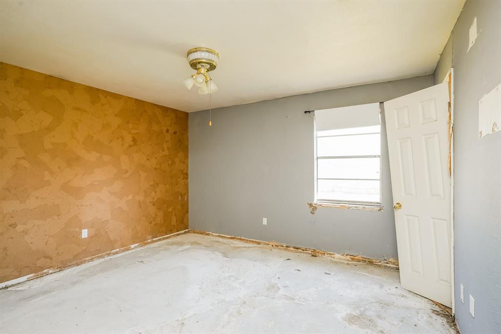 705 Littlewood Street, Baytown, Texas image 12