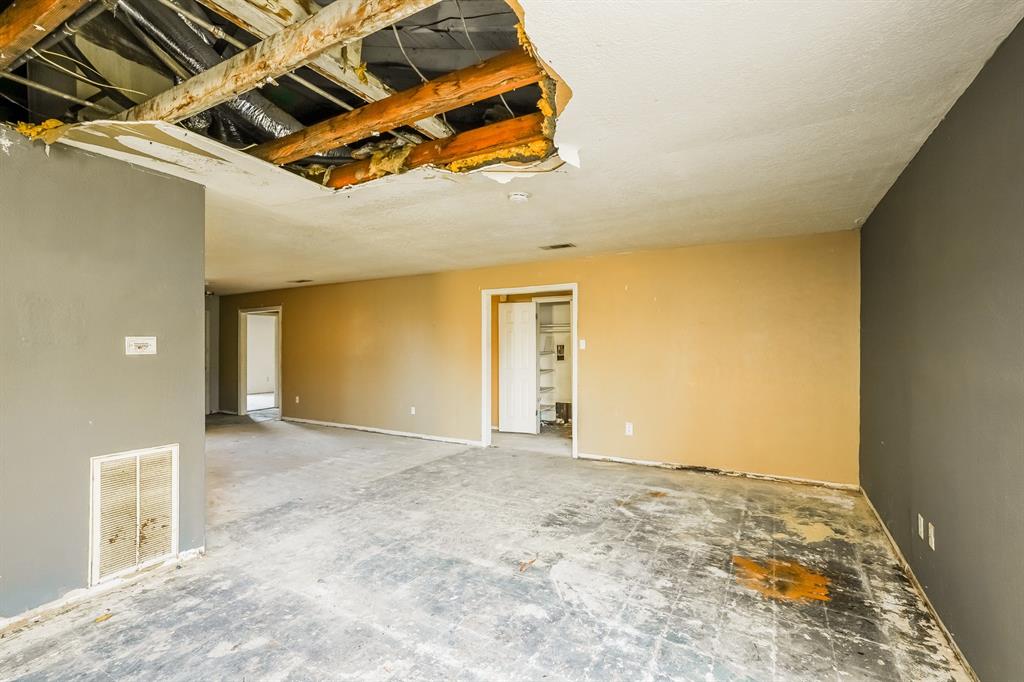 705 Littlewood Street, Baytown, Texas image 5