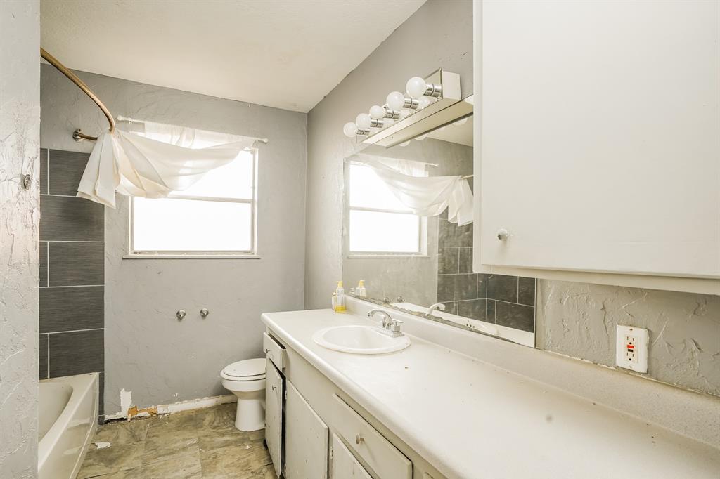 705 Littlewood Street, Baytown, Texas image 17