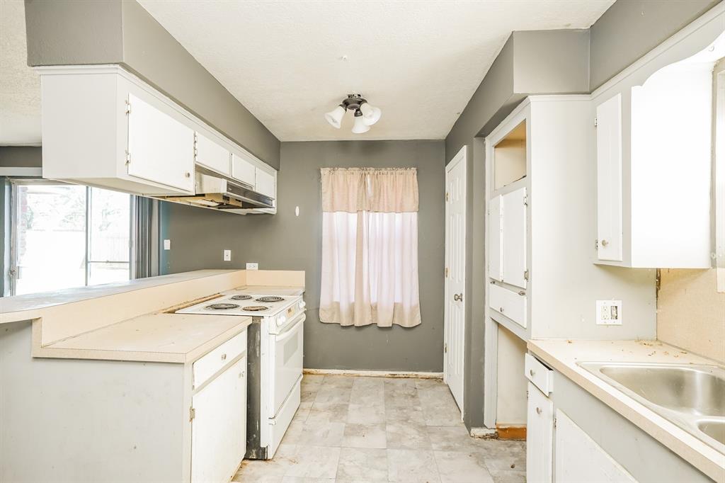 705 Littlewood Street, Baytown, Texas image 11