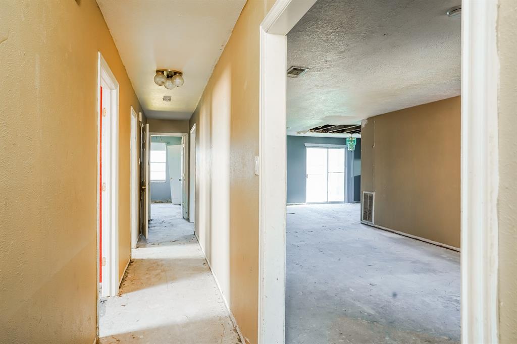 705 Littlewood Street, Baytown, Texas image 18