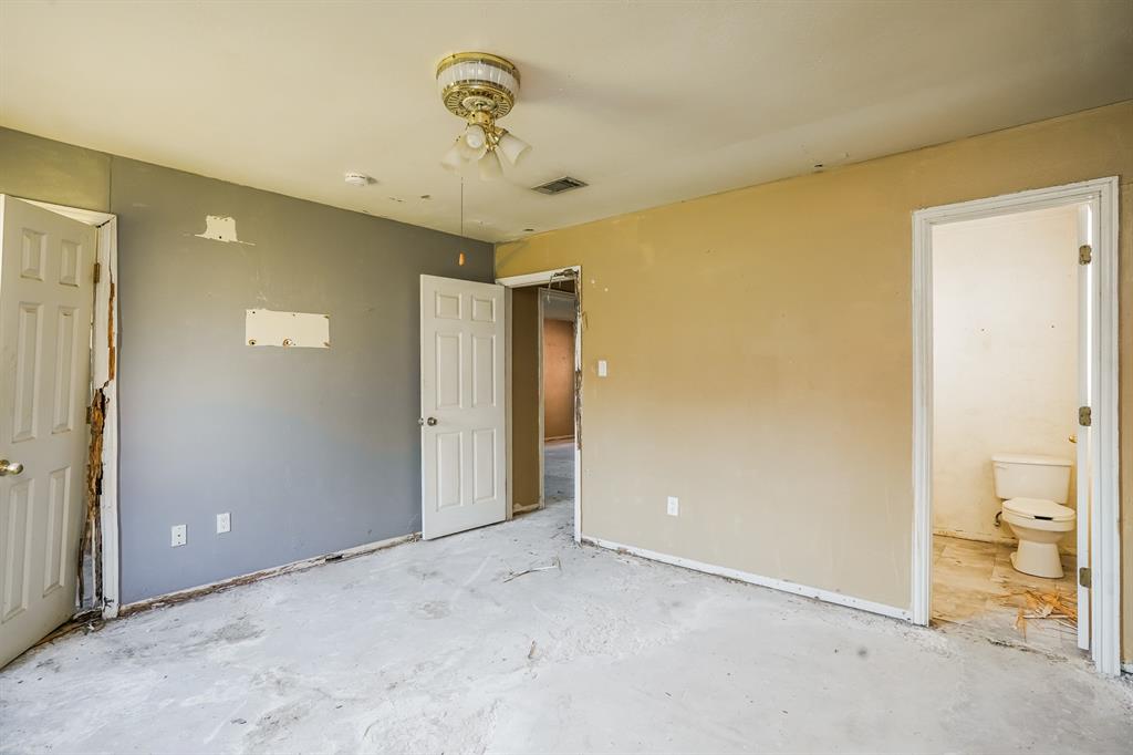 705 Littlewood Street, Baytown, Texas image 13