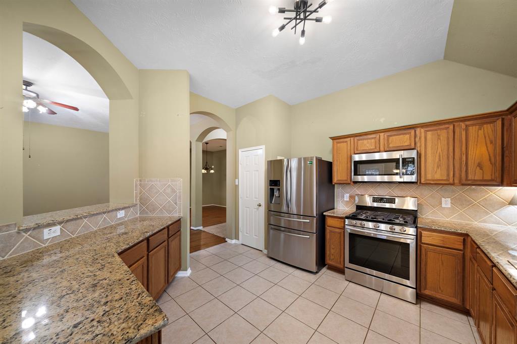 1506 Lake Buchanan Court, Richmond, Texas image 11