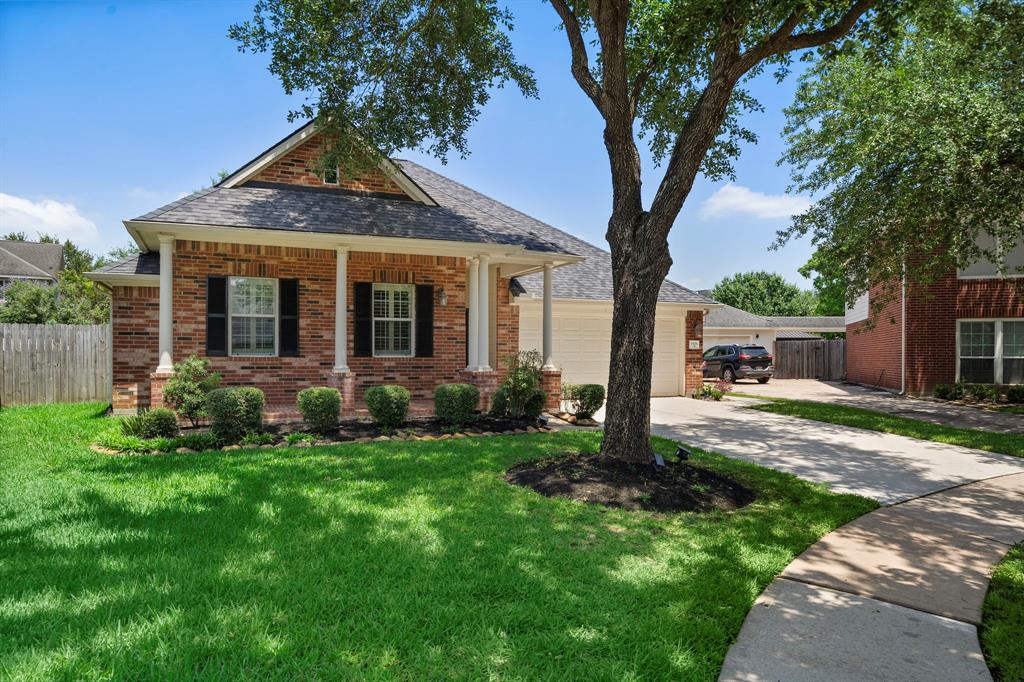 1506 Lake Buchanan Court, Richmond, Texas image 2