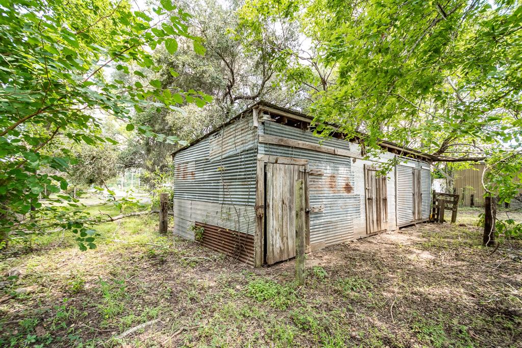 1100 E Houston Street, Cleveland, Texas image 8
