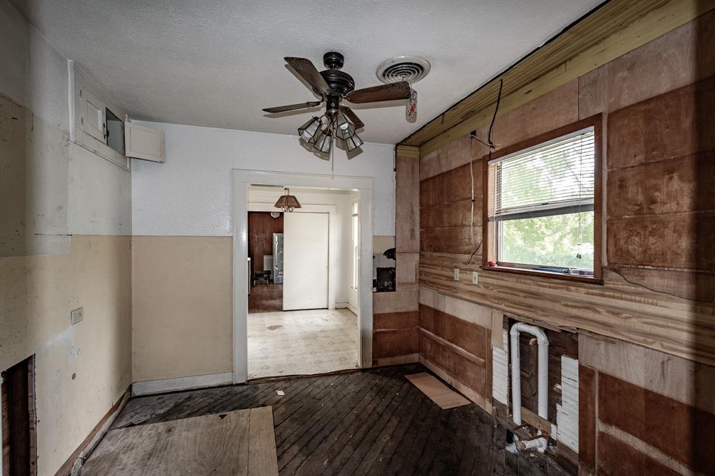 1100 E Houston Street, Cleveland, Texas image 16