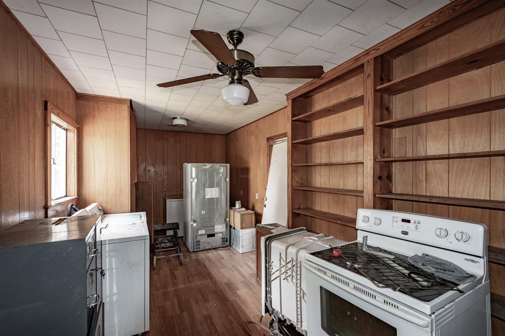 1100 E Houston Street, Cleveland, Texas image 18