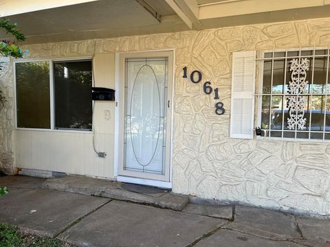 Single Family Residence in Houston TX 10618 Leitrim Way.jpg
