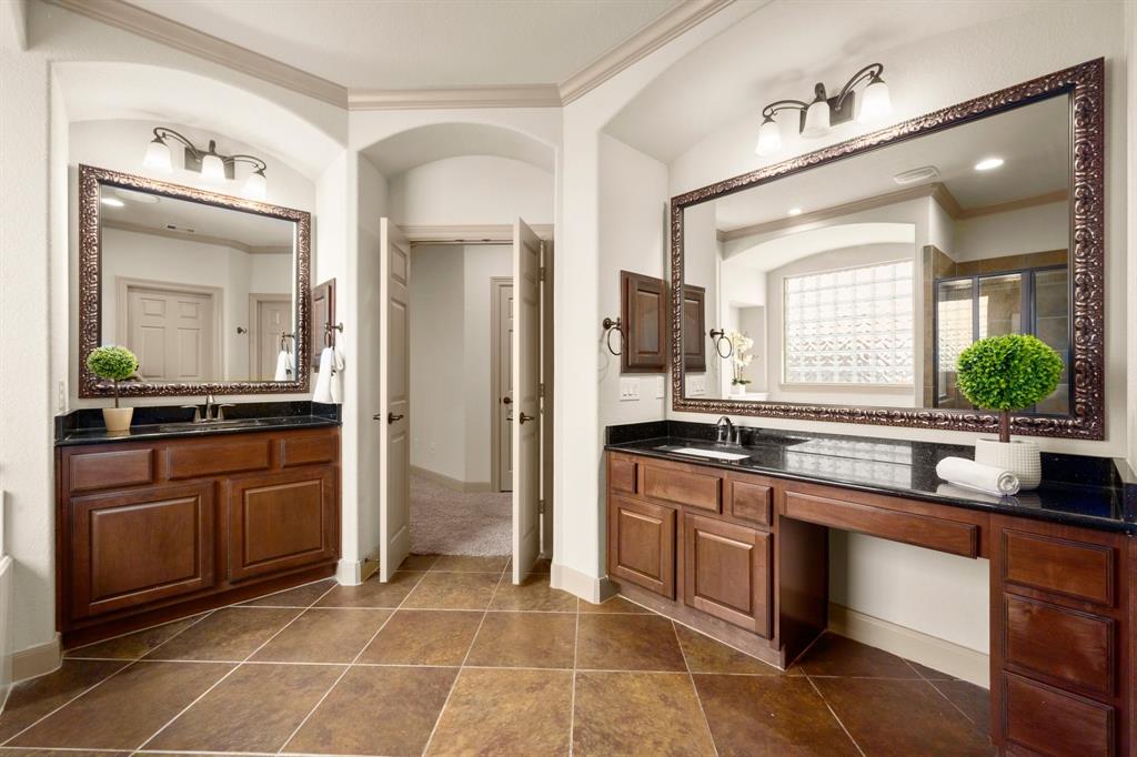 19 E Hullwood Circle, Spring, Texas image 26