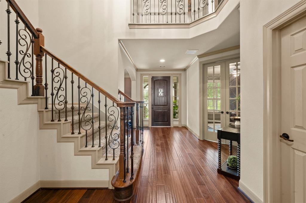 19 E Hullwood Circle, Spring, Texas image 5