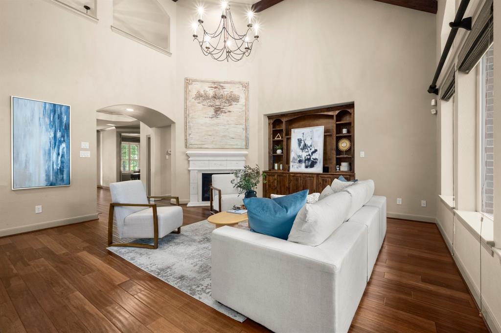 19 E Hullwood Circle, Spring, Texas image 14