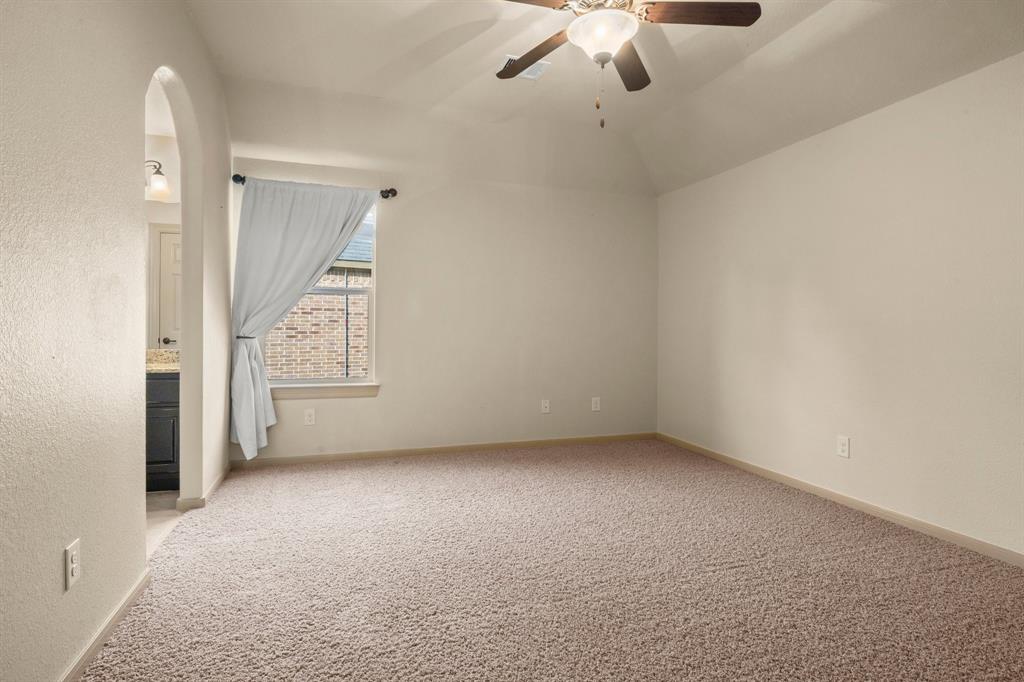 19 E Hullwood Circle, Spring, Texas image 37