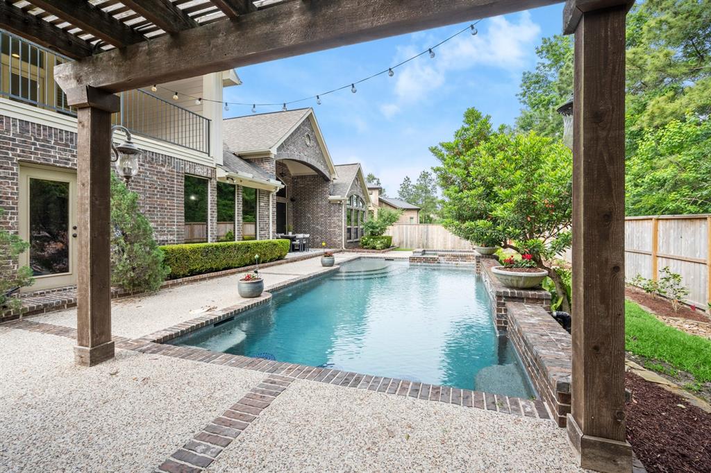 19 E Hullwood Circle, Spring, Texas image 40