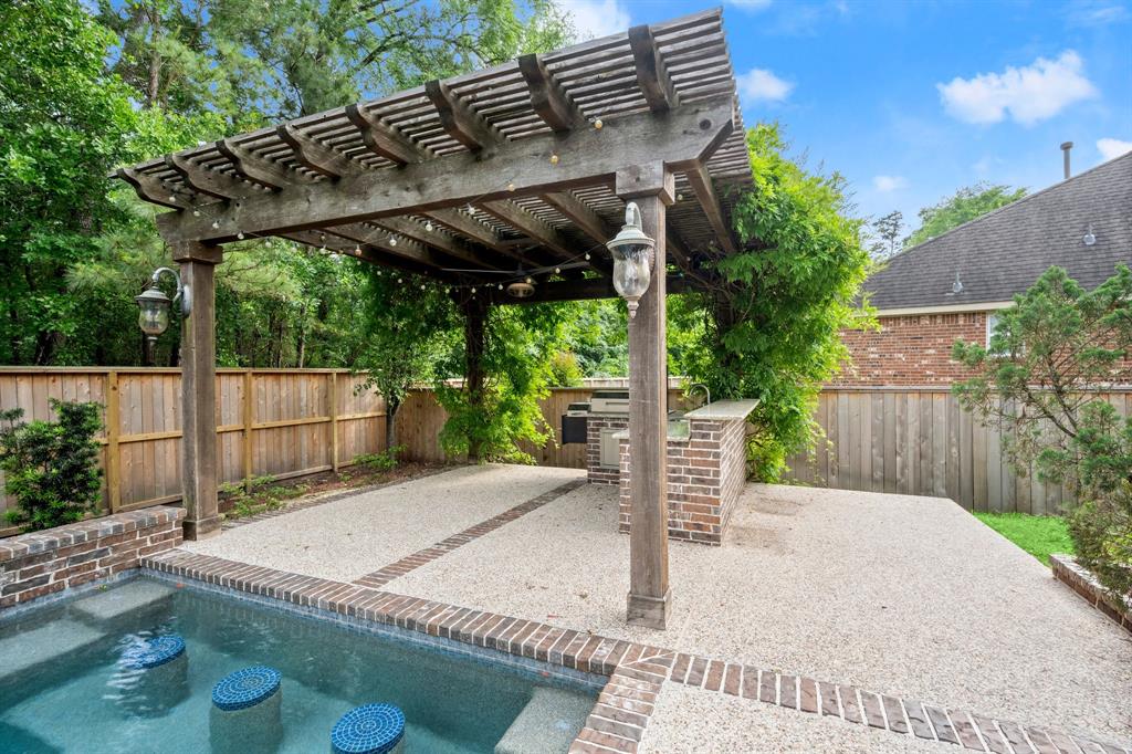 19 E Hullwood Circle, Spring, Texas image 43