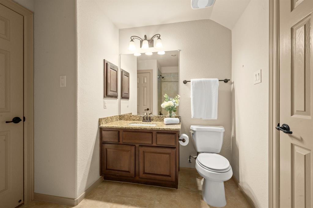 19 E Hullwood Circle, Spring, Texas image 34