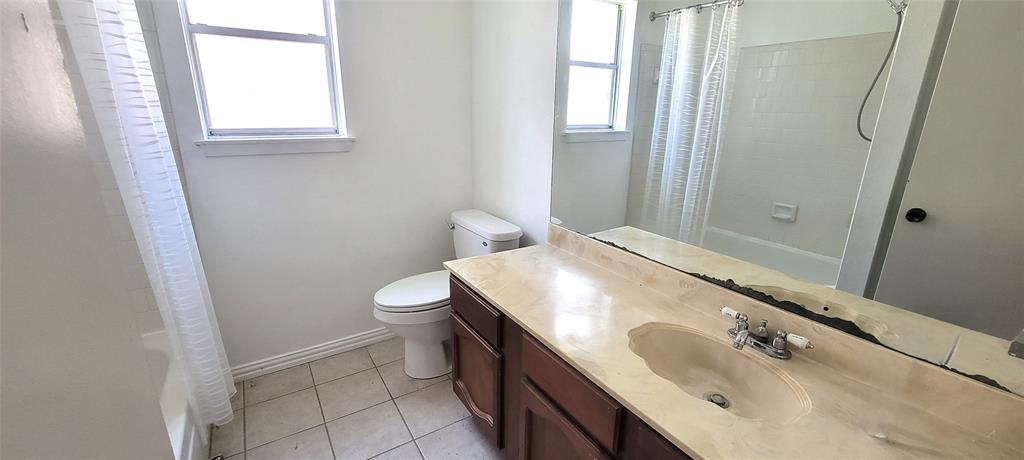 8222 Forest Point Drive, Humble, Texas image 11