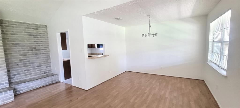 8222 Forest Point Drive, Humble, Texas image 3