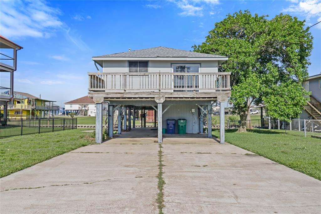 114 Admiral Lane, Freeport, Texas image 2