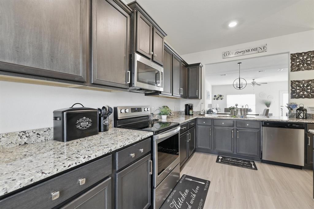 11034 Hillside Creek Drive, Humble, Texas image 3