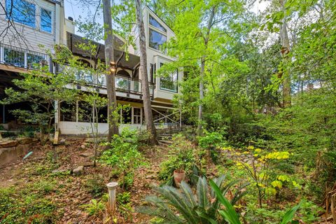 Photo of 16 Pine Briar Circle, Houston, TX 77056 (MLS # 75676980)