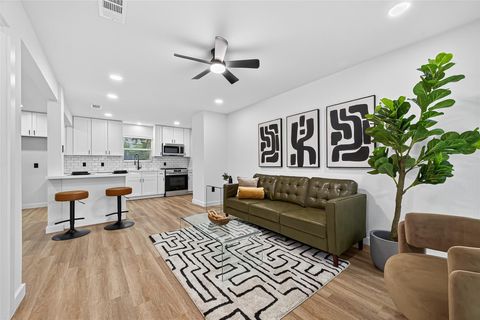 Photo of 7131 Mobud Drive, Houston, TX 77074 (MLS # 35278025)