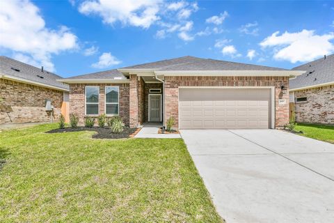 Photo of 3015 King Oaks Street, Baytown, TX 77251 (MLS # 37660548)