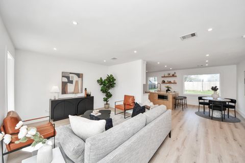 Photo of 2318 Hialeah Drive, Houston, TX 77018 (MLS # 62796110)