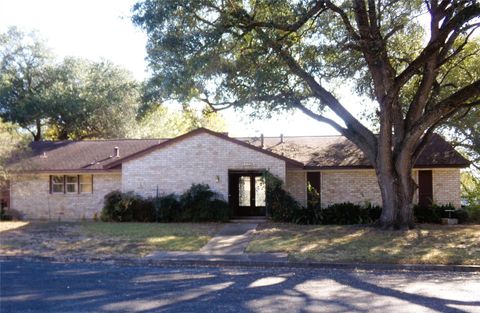 Photo of 605 S Summit Street, Weimar, TX 78962 (MLS # 94484874) Photo of 605 S Summit Street, Weimar, TX 78962 (MLS # 94484874)