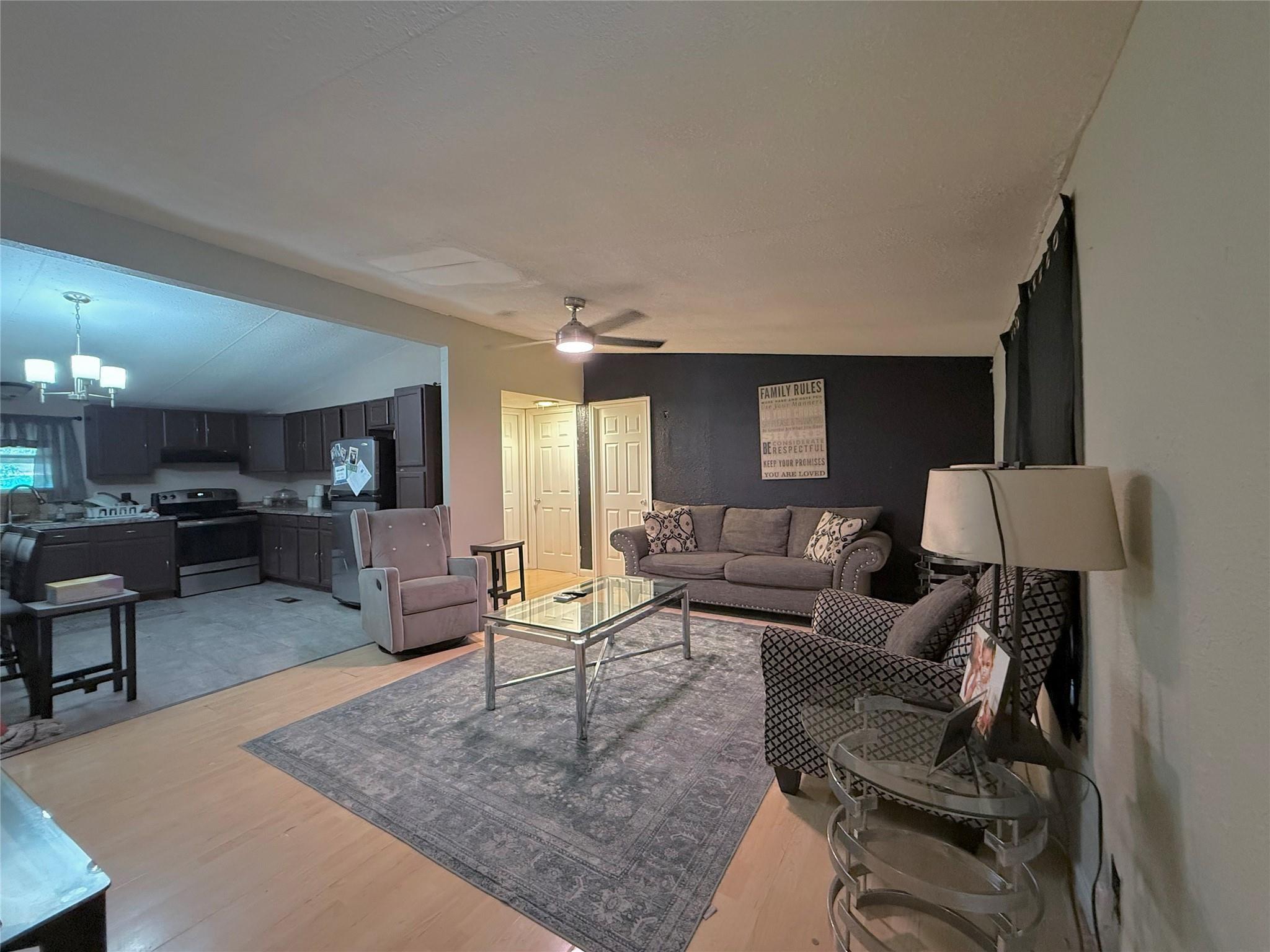 2000 W W Humble Street