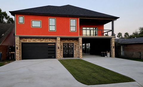 Photo of 88 Bayou Lane, Kemah, TX 77565 (MLS # 38632090)