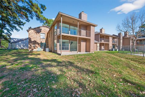 Townhouse For Sale - 20275 Sunny Shores Drive<br/> Humble, TX 77346