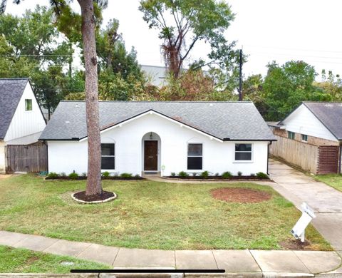 Photo of 1415 Mapleton Drive, Houston, TX 77043 (MLS # 66763421)