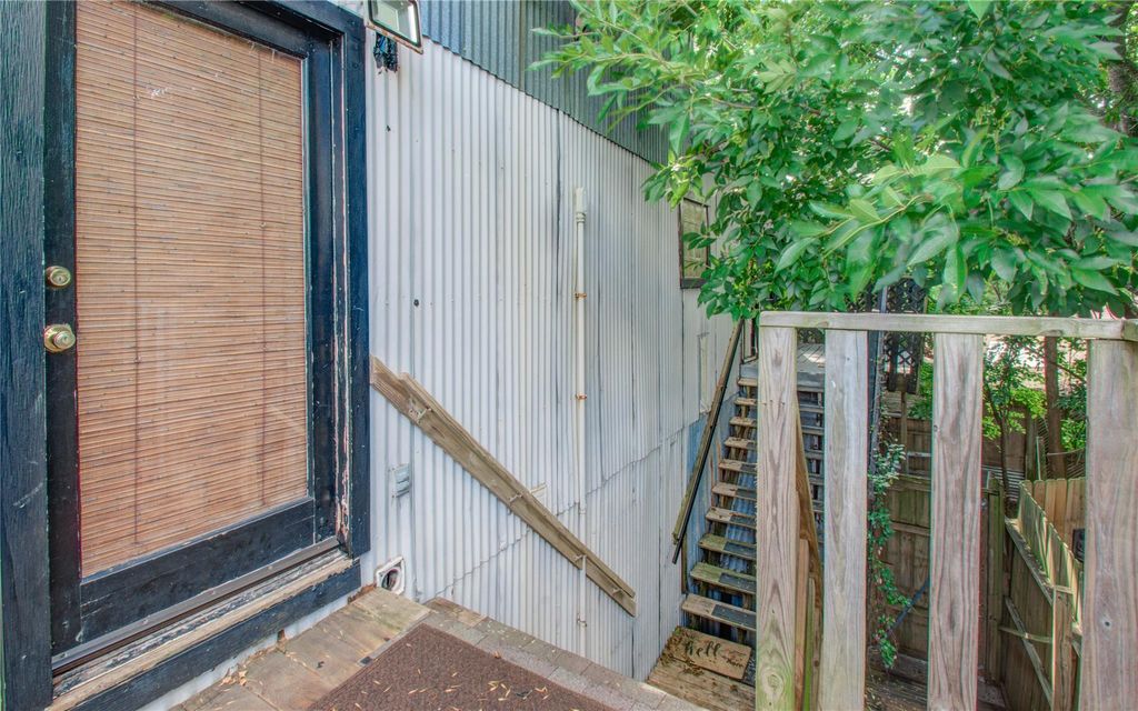 Photo of 5313 Palmetto Street #B, Houston, TX 77081 (MLS # 59790647)