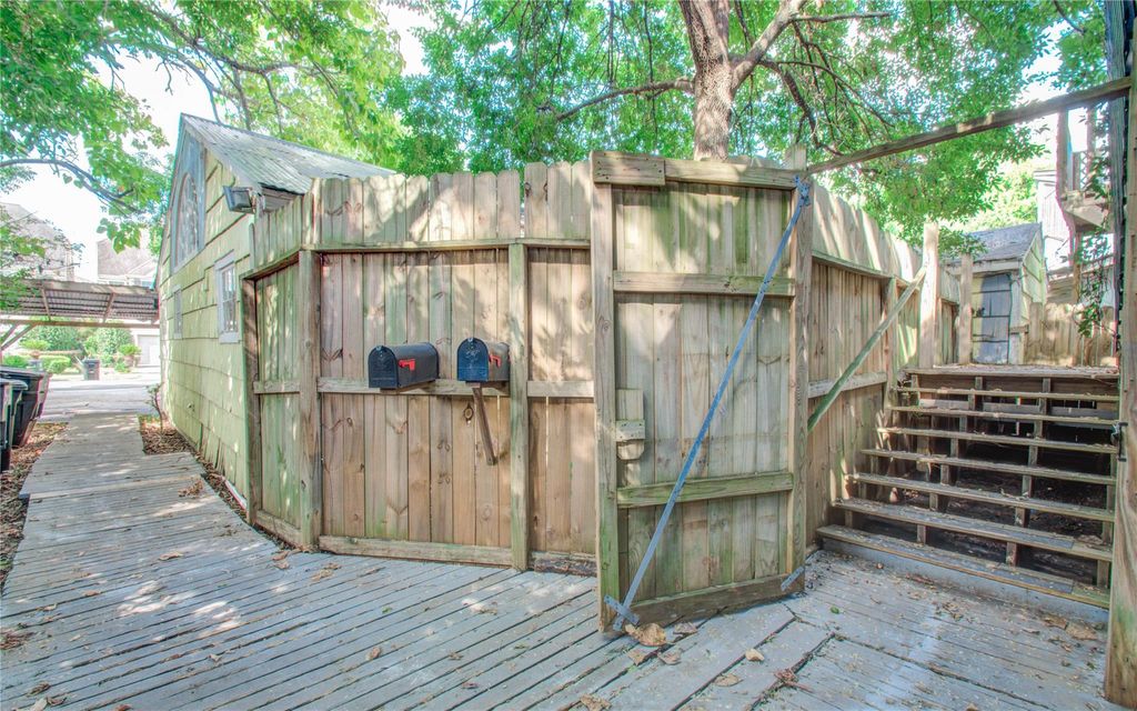 Photo of 5313 Palmetto Street #B, Houston, TX 77081 (MLS # 59790647)