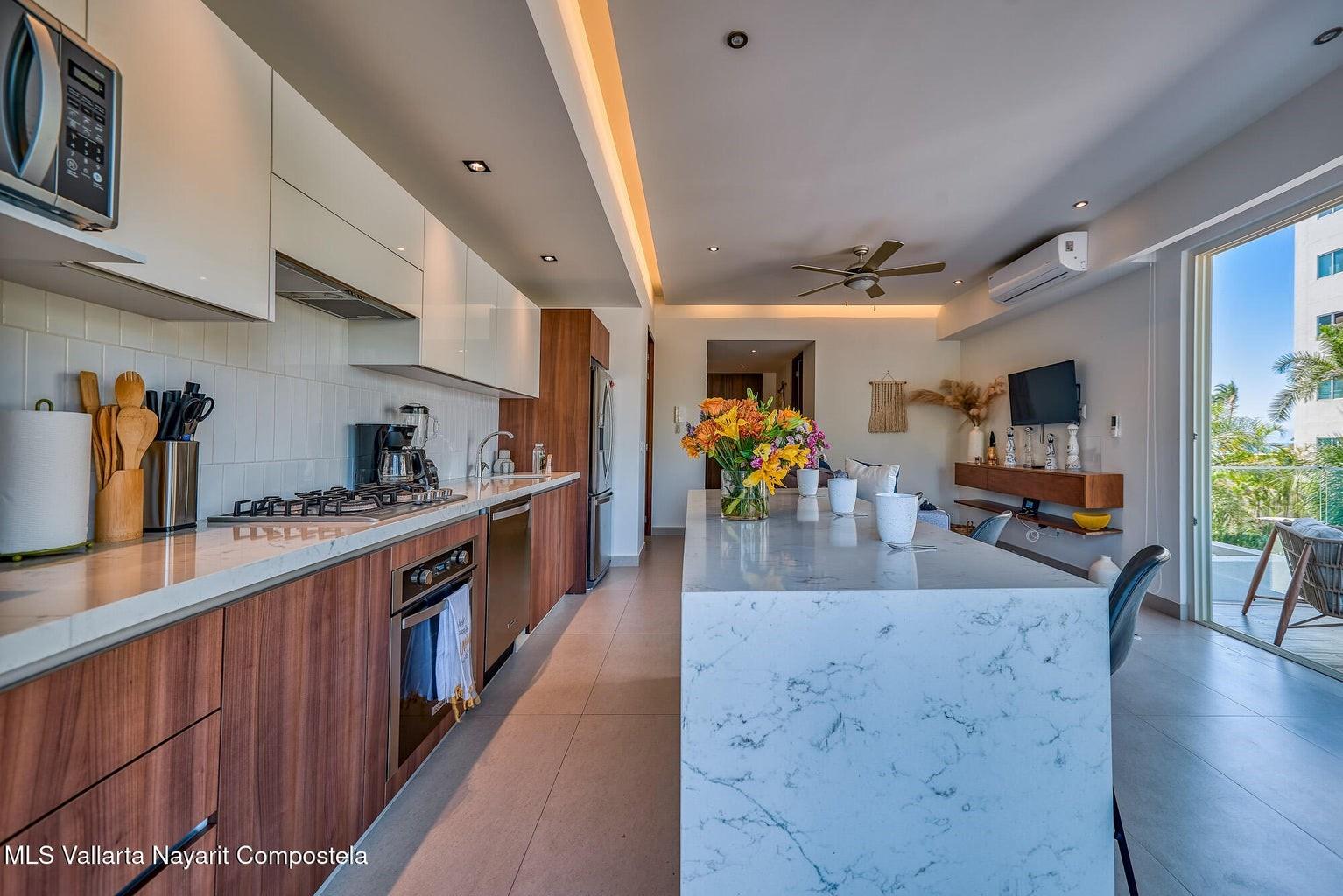 113 Lázaro Cárdenas 205