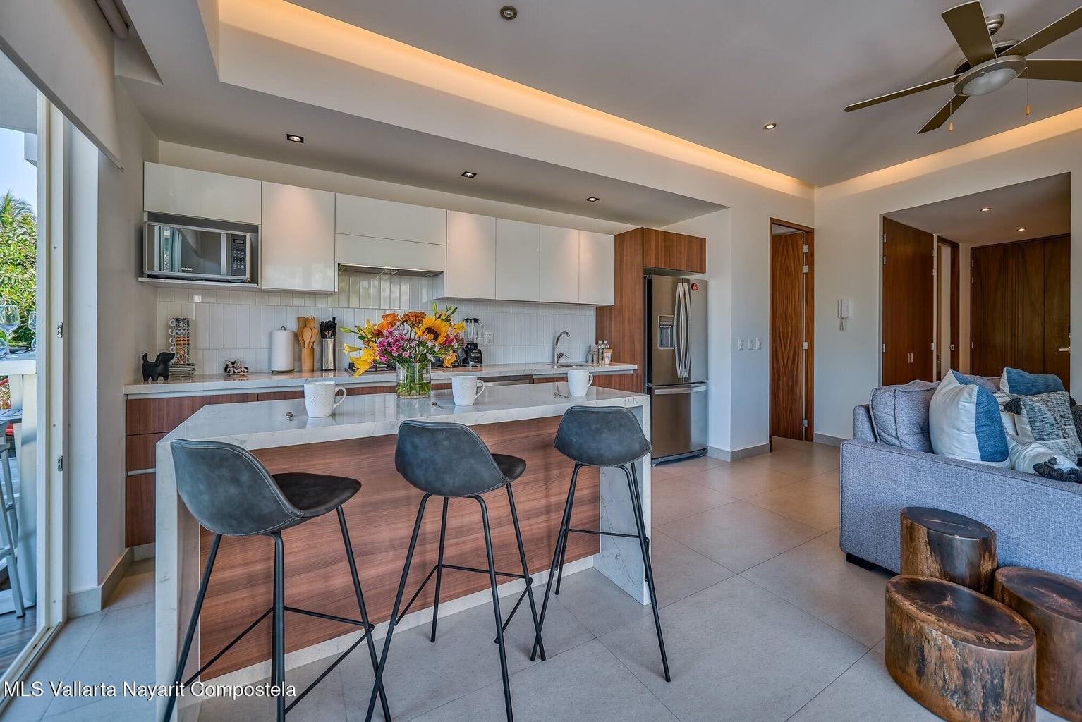 113 Lázaro Cárdenas 205