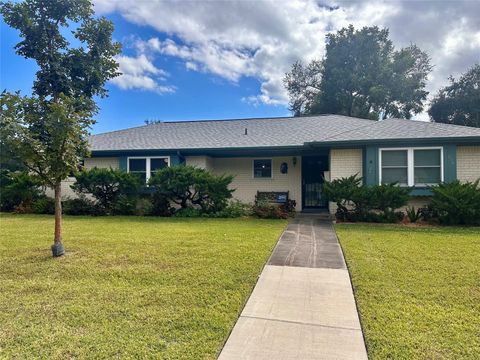 Photo of 534 Whitecap Drive, El Lago, TX 77586 (MLS # 32127921)