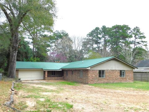 Homes For Sale - 618 Temple Street<br/> Woodville, TX 75979