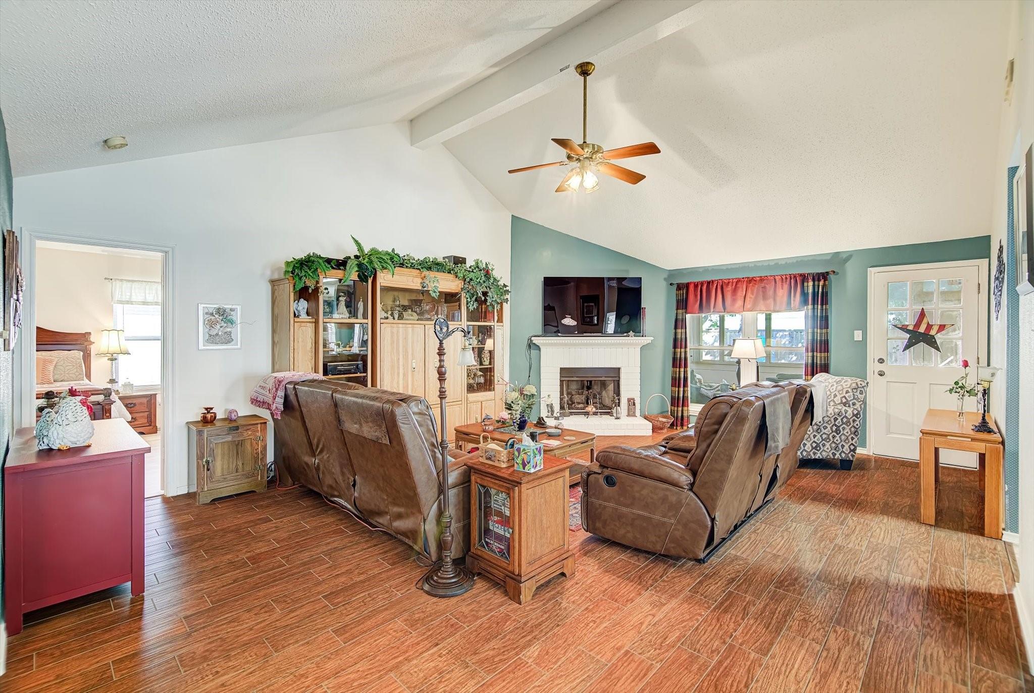 611 E Larkspur Circle