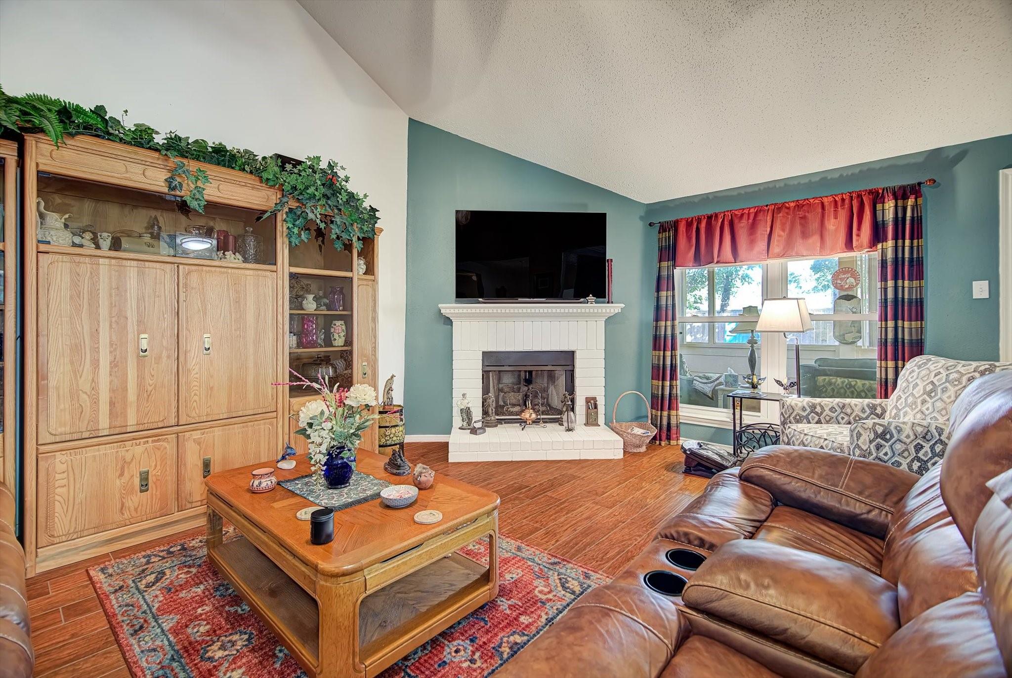 611 E Larkspur Circle