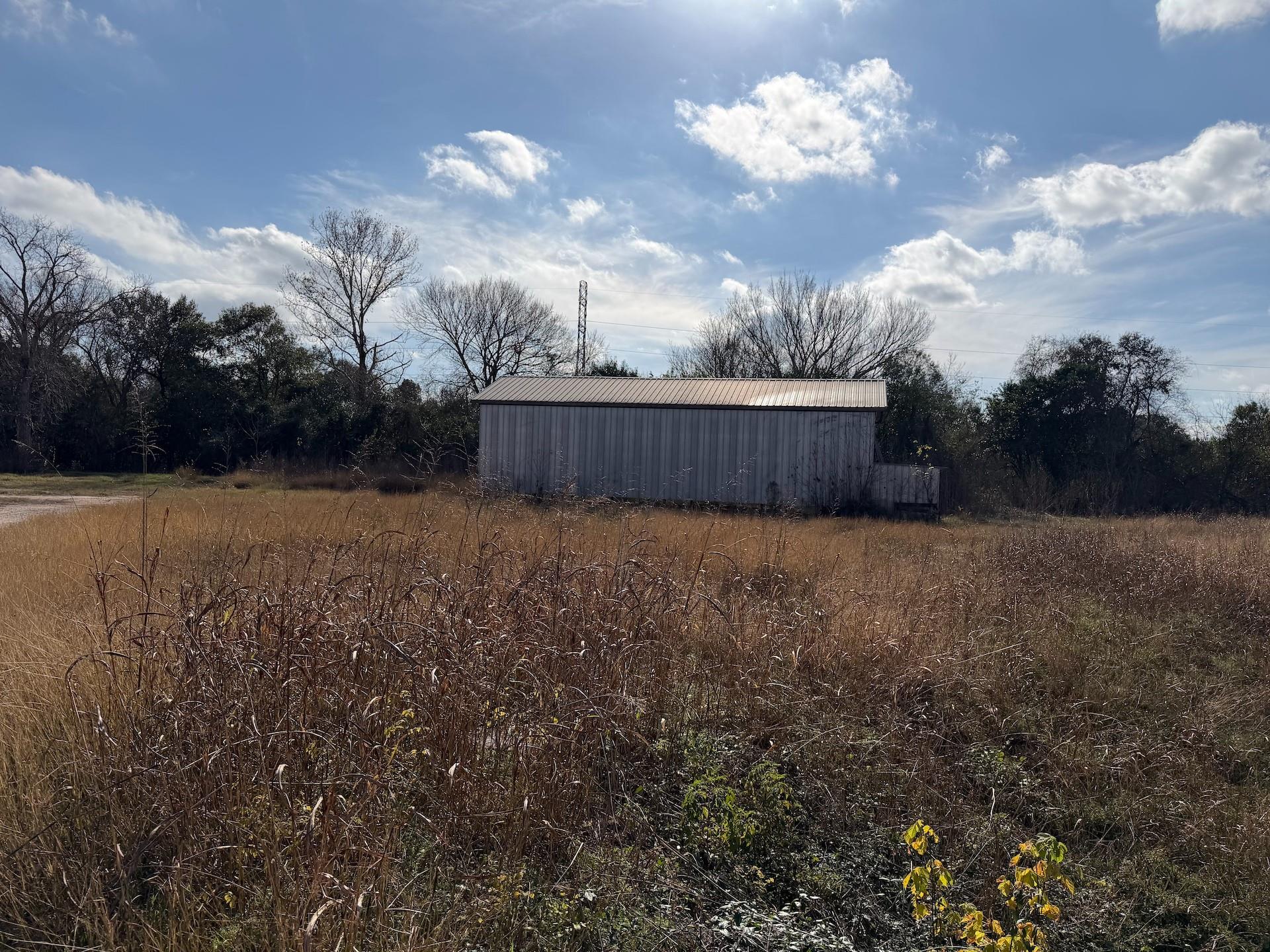 851 County Road 149 Off Tx 77511