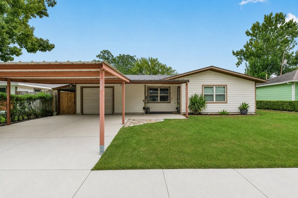 Photo of 205 Robin Street, Deer Park, TX 77536 (MLS # 17680653)