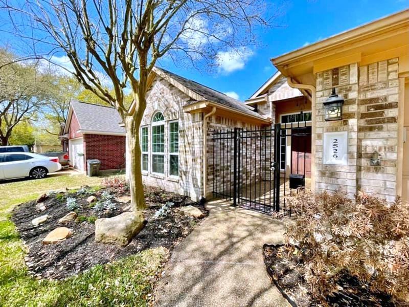 2526 Lake Dale Lane