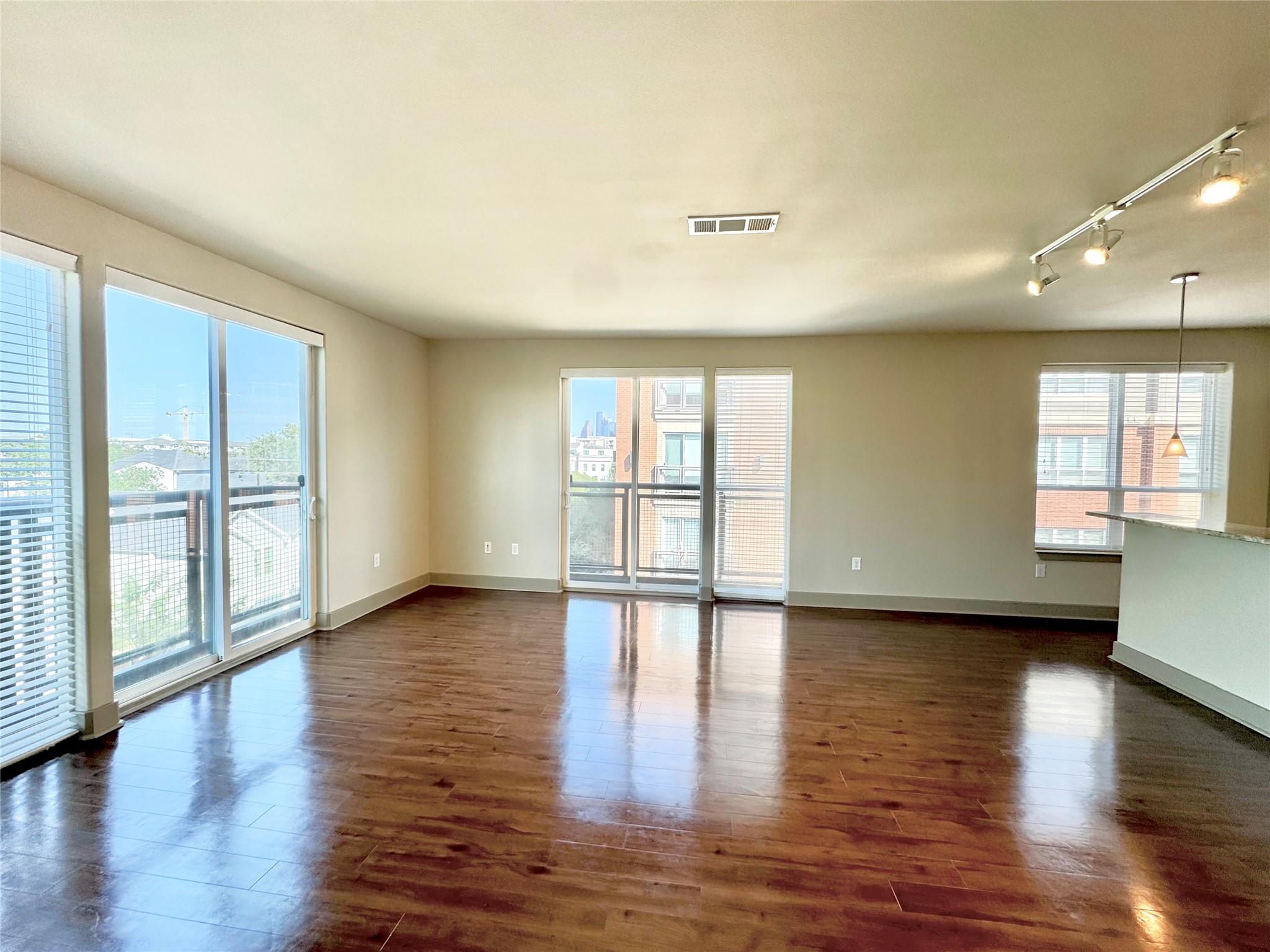 1340 W Gray Street 208