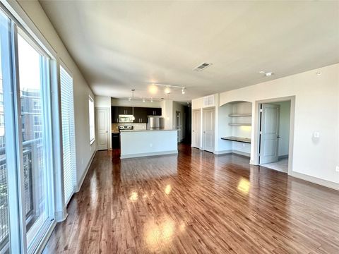 Photo of 1340 W Gray Street #220, Houston, TX 77019 (MLS # 36759291)