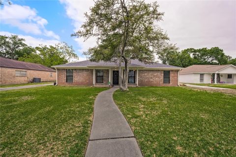 Photo of 1215 Forsythe Lane, Houston, TX 77073 (MLS # 62511430)